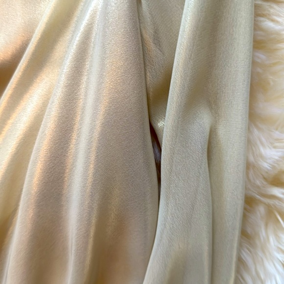 4S13NNA Champagne Metallic Bodysuit w/ Deep V-Neck, Puffed Sleeves & Sash - Picture 10 of 11